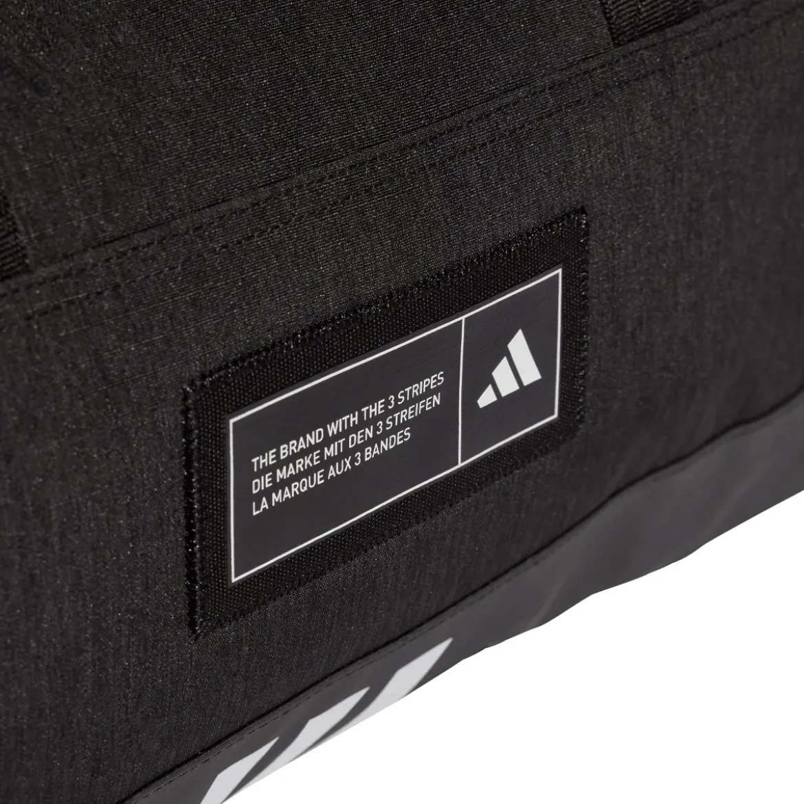 Borsa sportiva nera con etichetta logo frontale adidas