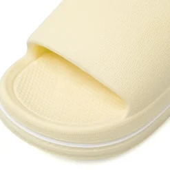 Ciabatte a fascia Donna giallo pastello con tomaia testurizzata Griff