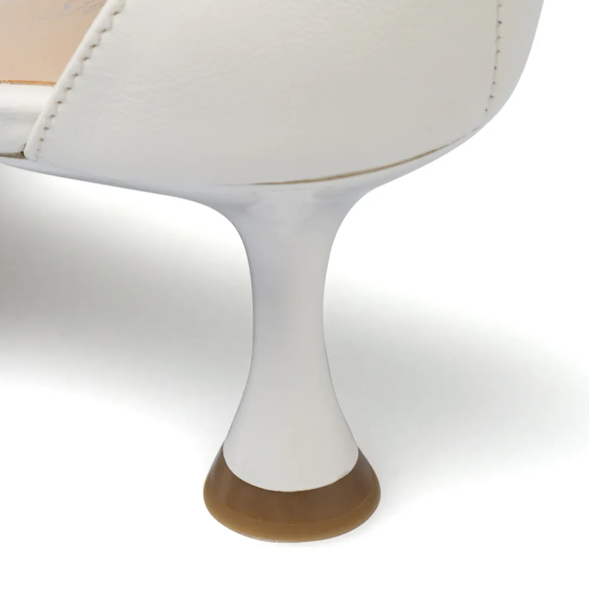 Décolleté da donna Lora Ferres bianche con cinturini e tacco 6 cm