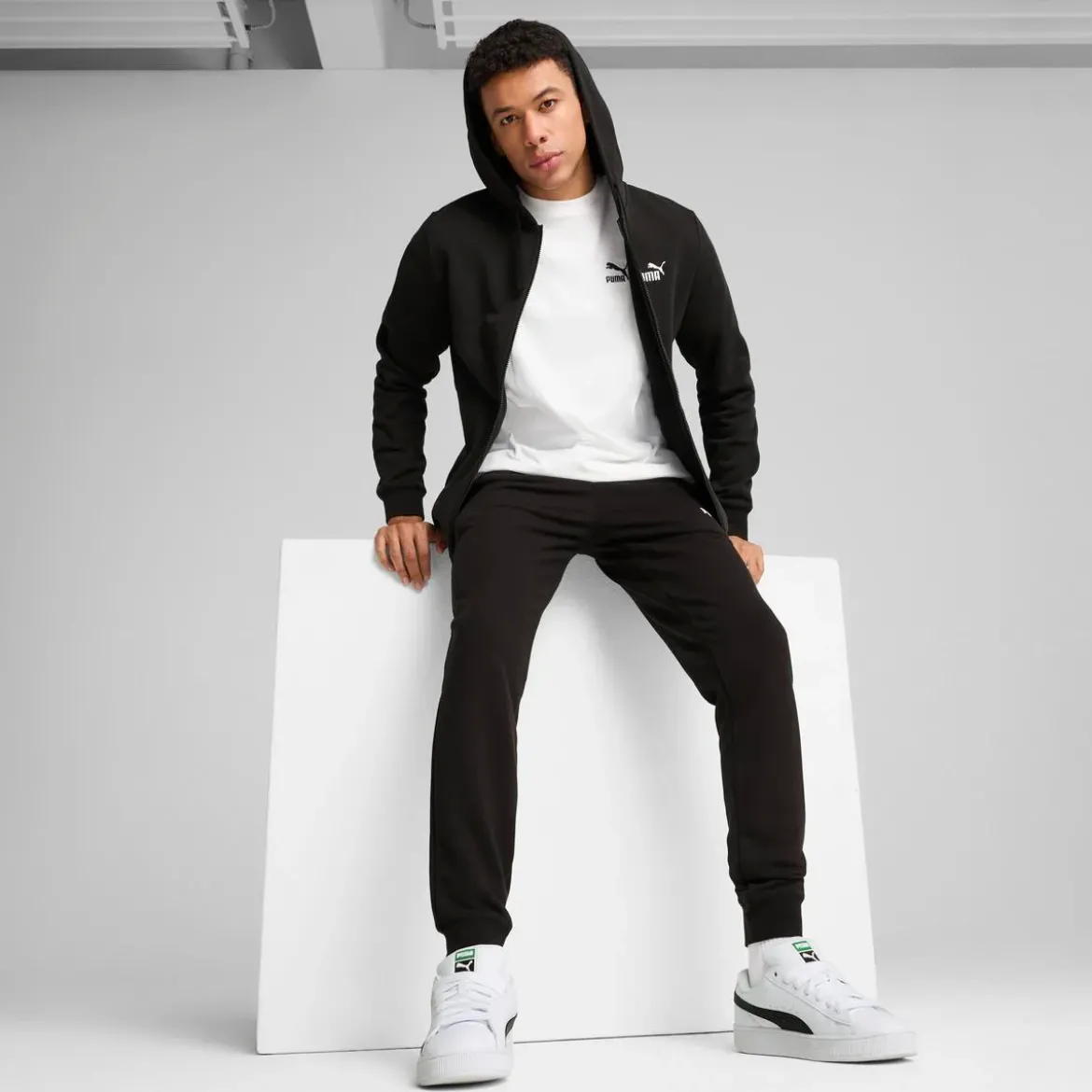 Felpa Full Zip da uomo nera Puma Essentials con cappuccio