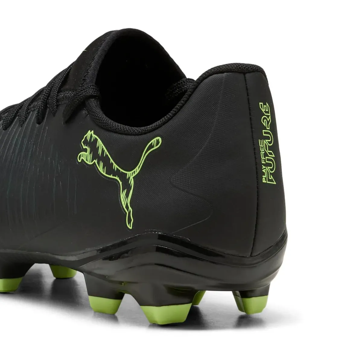 Scarpe Calcio Nere da Uomo con inserti fluo Puma Future 8 Play FG/AG