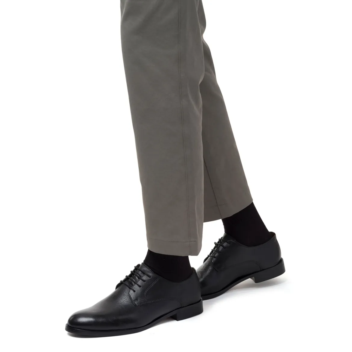 Scarpe Classiche Uomo Nere in pelle con cuciture Decorative Riflessi Urbani