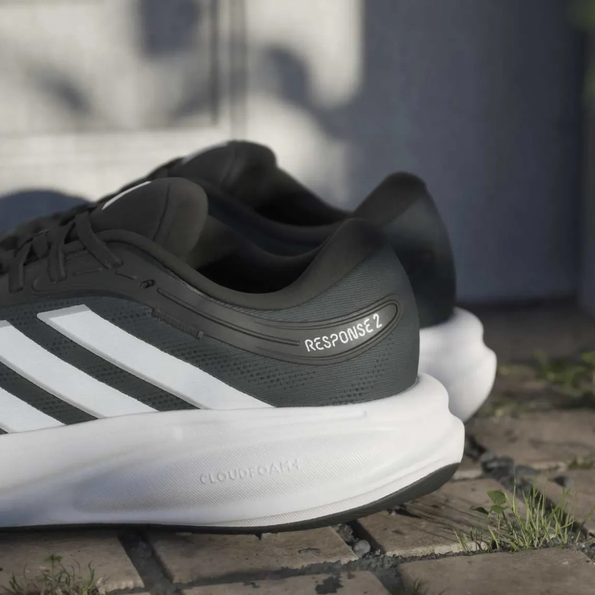 Scarpe da corsa su strada nere adidas Response 2 Cloudfoam da Uomo