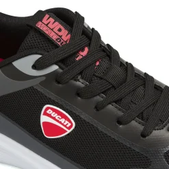 Scarpe da ginnastica da Uomo nere con suola bianca Ducati