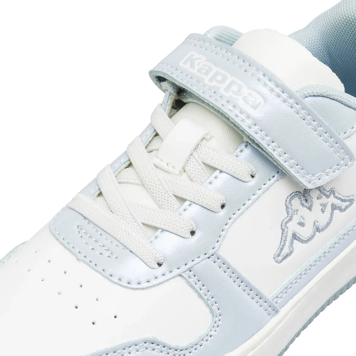 Sneakers bambina Kappa bianche e azzurre con lacci elastici e strappo