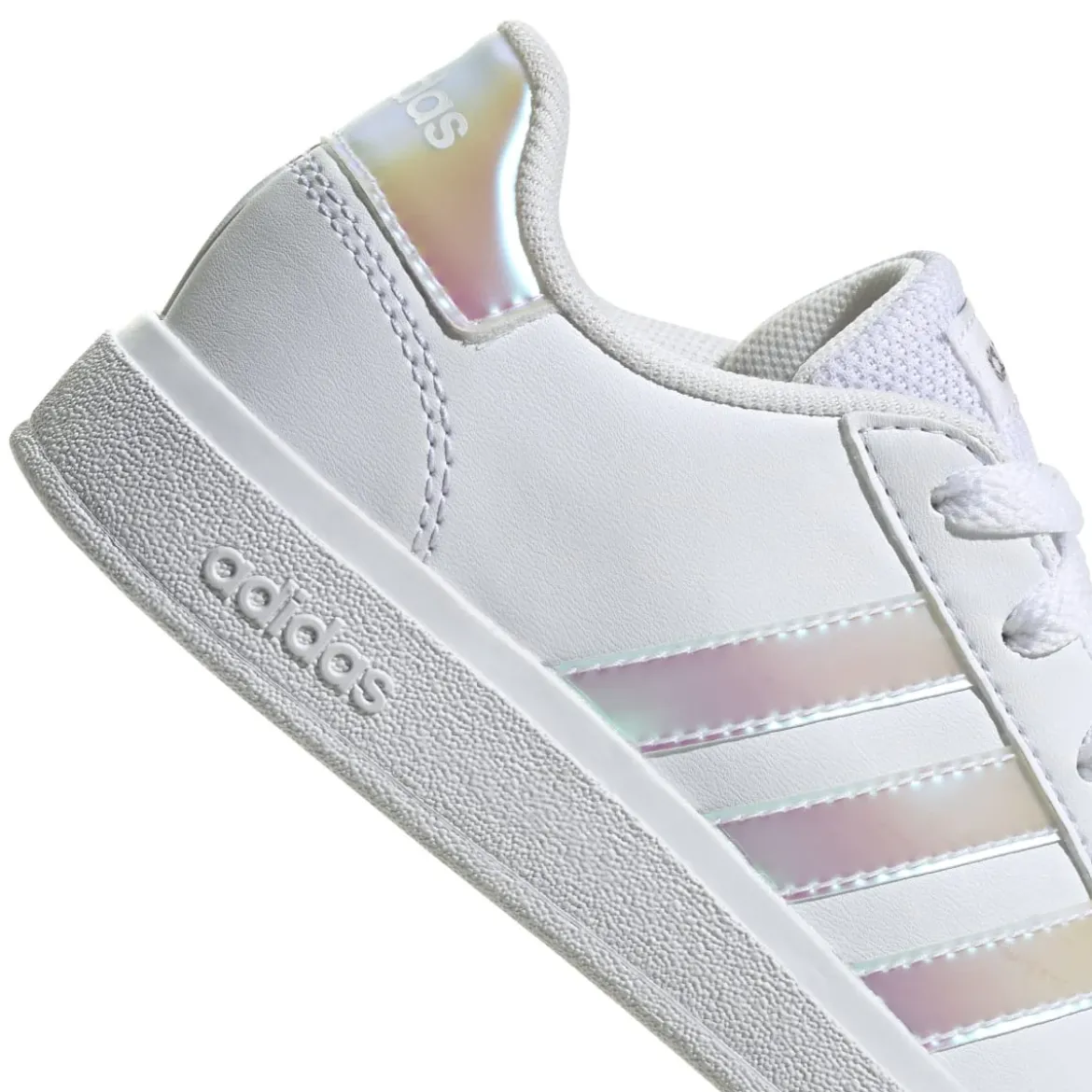 Sneakers bianche da ragazza con strisce iridescenti adidas Grand Court 2.0 K