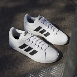 Sneakers da Uomo bianche con dettagli neri adidas Grand Court 3.0