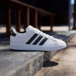 Sneakers da uomo bianche con logo tre strisce adidas Grand Court 2.0