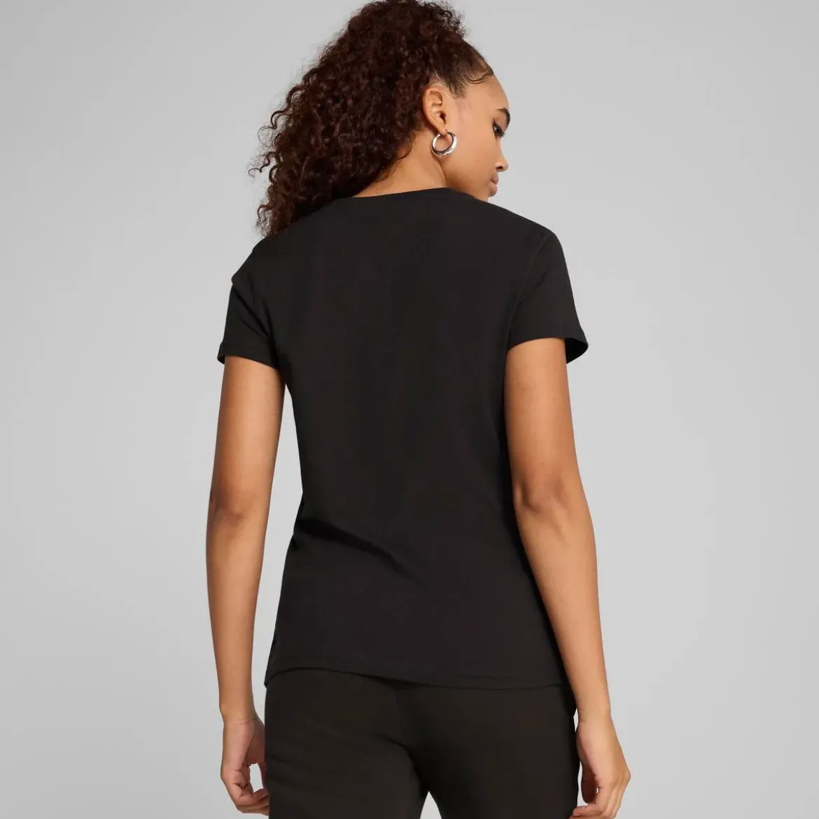 T-shirt da donna nera con logo bianco a contrasto sul petto Puma