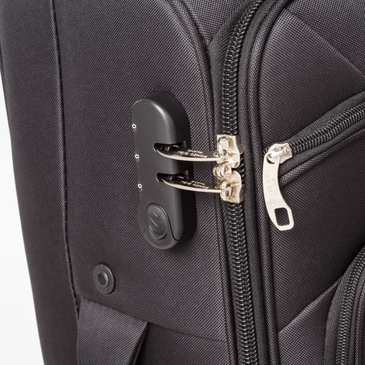 Valigia media trolley nera Romeo Gigli Milano in tessuto resistente
