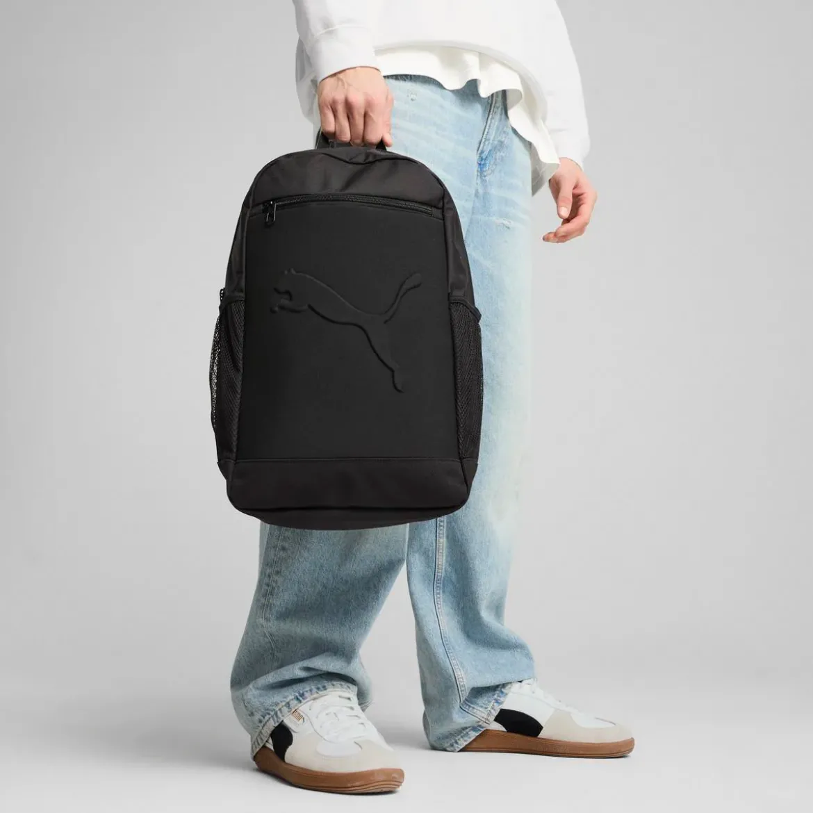 Zaino sportivo nero con logo in rilievo e chiusura zip Puma